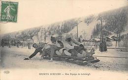 Thème   Sports D'hiver       Bobsleigh.   Une équipe  Haute Savoie   74   (voir Scan) - Sport Invernali