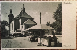 CPA, Reichenberg (Liberec), Kreuzkirche, Animée, Marché (animierte Postkarte, Bauernmarkt, Altes Auto), éd Wurbs - Tschechische Republik