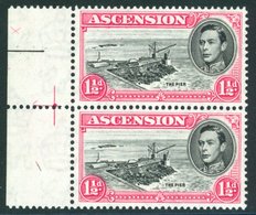 1938-53 1½d Black & Rose Carmine Vertical Marginal Pair Incl. The 'Davit' Flaw, UM, SG.40dfa. Cat. £142+ - Sonstige & Ohne Zuordnung