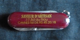 Couteau, Publicité, Saveur D'Artisan  17 Bd. Du Riou Cannes, 1 Lame,1 Lime à Ongle, 1 Ciseau, Pince à épiler, Cure Dents - Messen