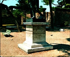 14451a)cartolina   FANO MONUMENTO A GIULIO CESARE-ED-I.C.C.A.F. - Fano