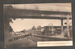 SAINT CLOUD  La Passerelle De La Gare - Saint Cloud