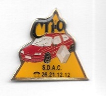 Pin's  Automobile  RENAULT  S.D.A.C.  CLIO  Rouge - Renault