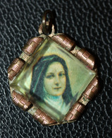 Pendentif Médaille Religieuse - Années 20 "Sainte Thérèse De L'Enfant Jésus / Lisieux" Religious Medal - Religion & Esotericism