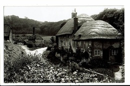 CPA-Carte Postale-Royaume Uni Harting-Cottage And Hills  VM11009 - Chichester