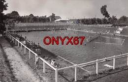 Carte Postale Photo Piscine Et Stade- A SITUER A LOCALISER STADE-STADIUM-STADIO-FOOT-FOOTBALL-SPORT - A Identifier