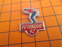 2319 Pin's Pins / Beau Et Rare / Thème SPORTS / 1992 PETANQUE JOUEUR - Pétanque