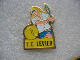 Pin's Du Tennis Club LEVIER (Dépt 25) - Tennis
