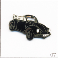 Pin's Automobile - Volkswagen Coccinelle Décapotable - Carrosserie Noire. Est. Démons & Merveilles. EGF. T673-07 - Volkswagen