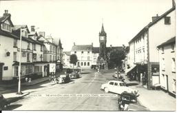 REAL PHOTOGRAPHIC POSTCARD - THE WYNNSTAY ARMS HOTEL AND CLOCK TOWER MACHYNLLETH - Montgomeryshire