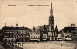 CPA AK Saarlouis Marktplatz Mit Kathol.Kirche GERMANY (939507) - Kreis Saarlouis