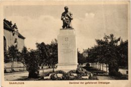 CPA AK Saarlouis Denkmal Der Gefallenen Dreissiger GERMANY (939578) - Kreis Saarlouis