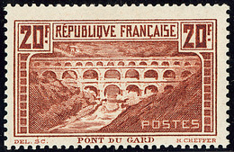 ** Pont Du Gard. Papier Blanc. No 262A. - TB - Autres & Non Classés