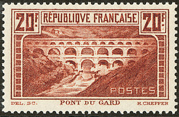 ** Pont Du Gard. Papier Blanc. Chaudron Clair. No 262Aa, Très Frais. - TB. - R - Other & Unclassified