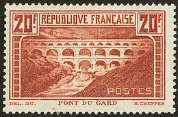 * Pont Du Gard. Papier Blanc. Chaudron Clair. No 262Aa. - TB - Andere & Zonder Classificatie