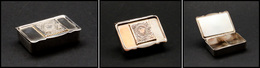 Boîte En Métal Argenté Avec Timbre Allemand En Relief, 2 Comp. Amovibles, 46x32x12mm. - TB - Stamp Boxes