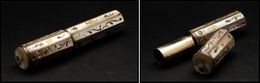 Tube à Messages En Nacre, Fin Décor Or Et Argent Sur L'ensemble, Poinçons, Diam.24mm, L.120mm. - TB - Postzegeldozen