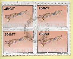 TIMBRES- STAMPS - MOZAMBIQUE / MOÇAMBIQUE - CRUSTACÉS -Lysyosquilla Maculata -4 TIMBRES SURCHARGE NOIR 250 MT / 12,50 MT - Crustaceans