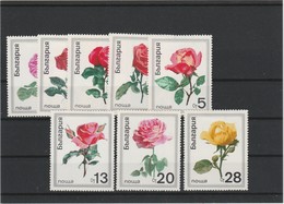 ROSES  BULGARIE 8 VALEURS NEUVES - Rosas