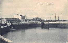 Ile De Ré.    17     Ars En Ré. Le Port      (voir Scan) - Ile De Ré