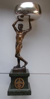 Varia, Sonstiges: Bronzeskulptur Wettkampfsieger 1937: Knabe, Eine Silberschale (Stempel 800) Halten - Andere & Zonder Classificatie