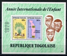 RC 15126 TOGO ANNÉE INTERNATIONALE DE L'ENFANT BLOC FEUILLET NEUF ** MNH TB - Togo (1960-...)