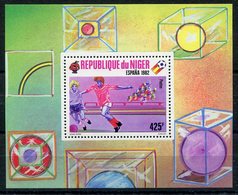 RC 15149 NIGER COUPE DU MONDE DE FOOTBALL ESPANA 82 BLOC FEUILLET NEUF ** MNH TB - Níger (1960-...)