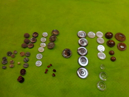 Lot De Boutons En Verre -nacre Et Autre - Buttons