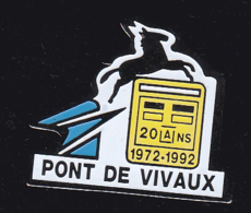 60765-Pin's. La Poste.PTT.Marseille Pont De Vivaux.. - Postes