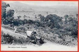 CPA Une Route En GUINEE FRANCAISE (Voiture Auto Automobile Car) Afrique Africa AOF - Guinée Française