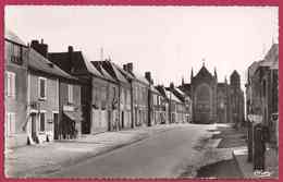 44 - Saint Julien De Vouvantes - Le Bourg (1) (CPSM) - Saint Julien De Vouvantes