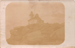 PERROS-GUIREC - Carte-Photo Des Rochers Et Sémaphore De Notre-Dame De La Clarté- Voir Texte Au Dos - Cliché Sous Exposé - Perros-Guirec