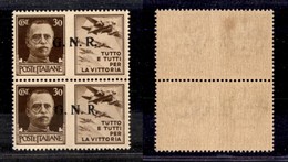 RSI - G.N.R. BRESCIA - 1943 - Secondo Tipo + R Terzo - 30 Cent Aviazione (19/I + 19/Ia) In Coppia (pos. 20 + 25) - Gomma - Autres & Non Classés