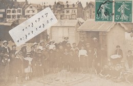 BERCK-PLAGE - Un Groupe Qui Pose En 1906? Devant Un Château De Sable  ( Carte Photo ) - Berck