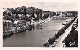 ** Lot De 2 Cartes ** 53 - MAYENNE : Deux Vues Différentes - CPSM Photo Petit Format 1951 - Mayenne - Mayenne