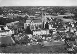 ** Lot De 2 Cartes ** 53 -  PONTMAIN Basilique Et Ecole Missionnaire Des Oblats De Marie Immaculée - CPSM GF - Mayenne - Pontmain