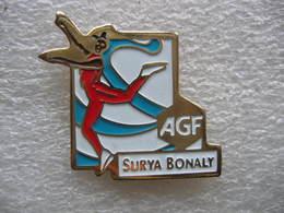 Pin's De La Patineuse SURYA BONALY Sponsorisée Par Les Assurances AGF - Patinage Artistique