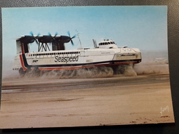 AEROGLISSEUR HOVERCRAFT - Aéroglisseurs