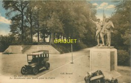 Delcampe - 22 Dinan, Le Monument Aux Morts, Beau Tacot Taxi Au 1er Plan - Dinan