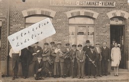 BOIS-GRENIER - L'Harmonie Posant Devant La " Boulangerie - Estaminet - Vienne "  ( Carte Photo )  Rare - Andere & Zonder Classificatie