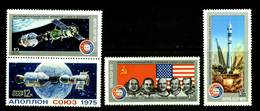 Russia 1975  Mi 4391 MNH Space. American And Soviet Spaceships - Neufs