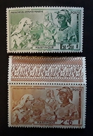 MARTINIQUE 1942 Poste Aérienne Yvert No 1 & 2 Avec VARIETE TRAIT VERTICAL  DE COULEUR , Neufs ** MNH LUXE - Poste Aérienne