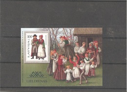 Block With Latvian National Costumes, 1997 Year Issue. - Latvia