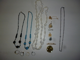 LOT 15  BIJOUX DIVERS LOT 111 COLLIER PENDENTIF PINCE A CRAVATTE - Other & Unclassified