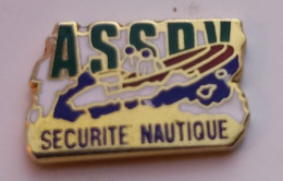 X19 Pin's Canoë Association Sécurité Nautique  EGF Achat Immédiat Immédiat - Canoeing, Kayak