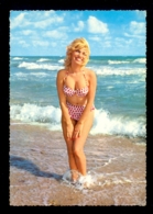 Pin Up - Woman In Bikini On Beach / Postcard Not Circulated - Pin-Ups