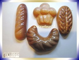 Clamecy .. Viennoiseries Tradition .. 4 Fèves.. Ref AFF : ..( Boite 6) - Frühe Figuren