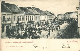 * T2 1904 Sátoraljaújhely, Fő Tér, Vadászkürt Szálloda, Safir Márkus, Szentgyörgyi Vilmos, Lövy Adolf üzlete, Piaci árus - Non Classés