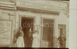 T2 1907 Székesfehérvár, Héjj Imre Mészáros üzlete Előtt, Fűszer, Liszt Termény, Vetemény Magvak, Déli Gyümölcs és ásvány - Non Classés