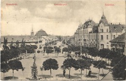 T2/T3 1910 Szentes, Kossuth Tér és Utca, Könyvnyomda, Szepe Károly üzlete + 'HÓDMEZŐVÁSÁRHELY-SZOLNOK 102. SZ.' Mozgópos - Non Classés